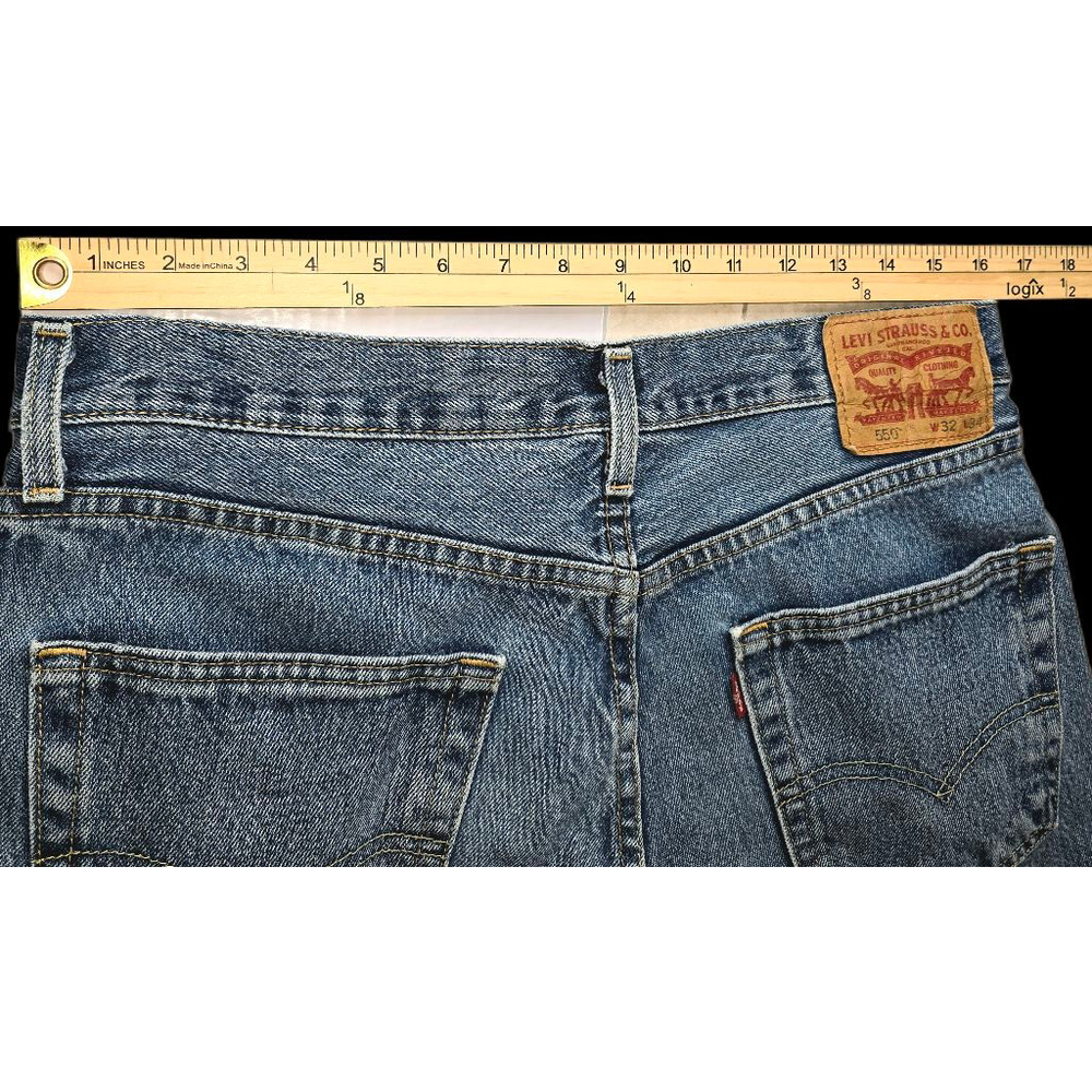 Levi’s 550 Relaxed Fit Jeans 32x34 Light Wash Blue Denim Classic Men’s - Picture 12 of 14